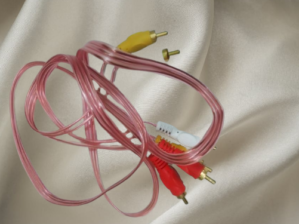 Unleash Epic AV Connections: Premium 2-Meter 3-Pin to RCA Composite Cable in Eye-Catching Pink – Your Retro Revival Essential!